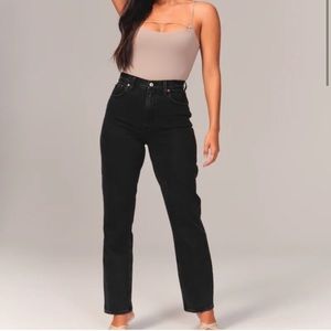 Abercrombie Ultra High Rise Curve Love 90s Straight Leg Jean